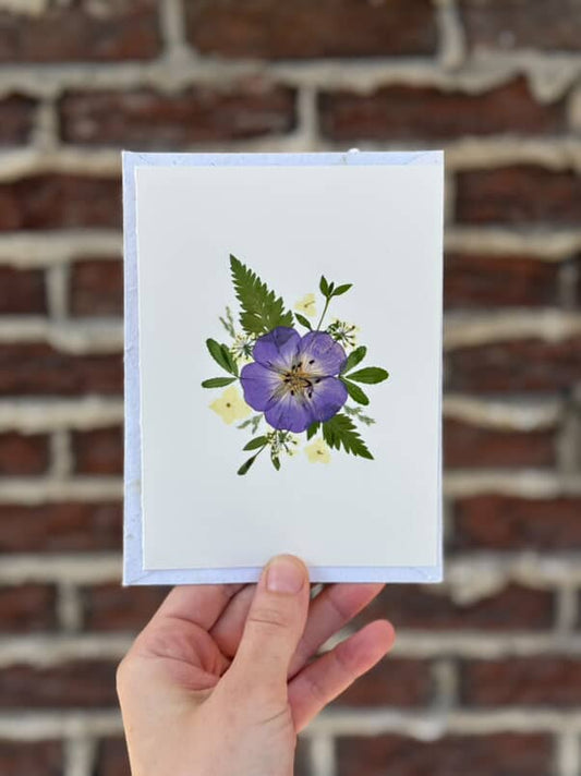 Carte unique #10 de fleurs pressées + tisane Calme